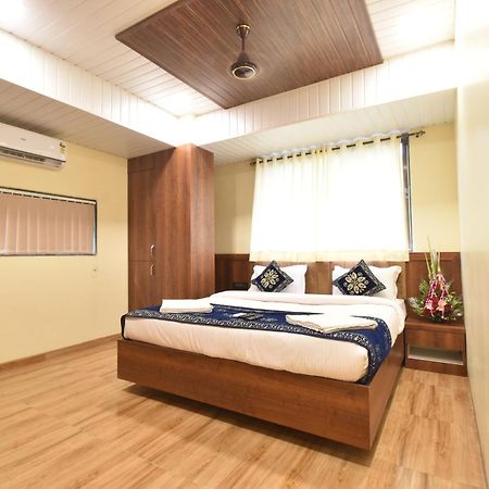 Hotel Starlit Нави Мумбаи Номер фото