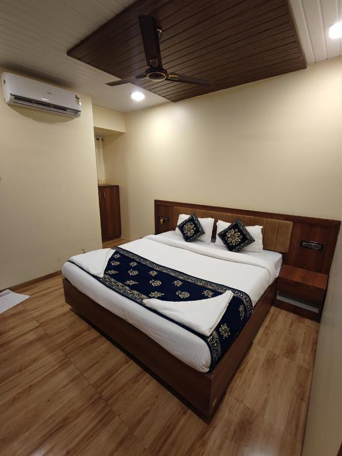 Hotel Starlit Нави Мумбаи Экстерьер фото