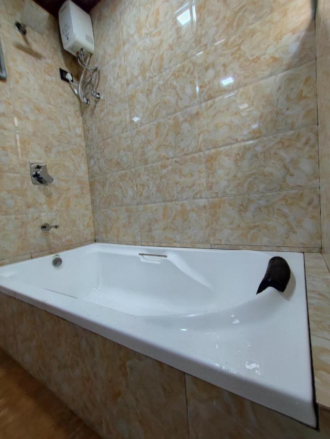 Hotel Starlit Нави Мумбаи Экстерьер фото