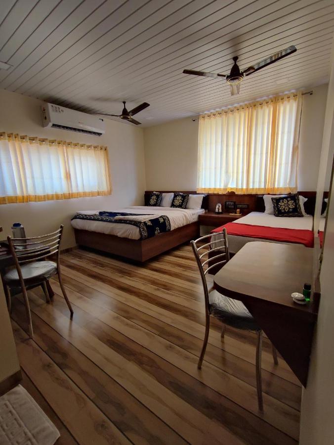 Hotel Starlit Нави Мумбаи Экстерьер фото