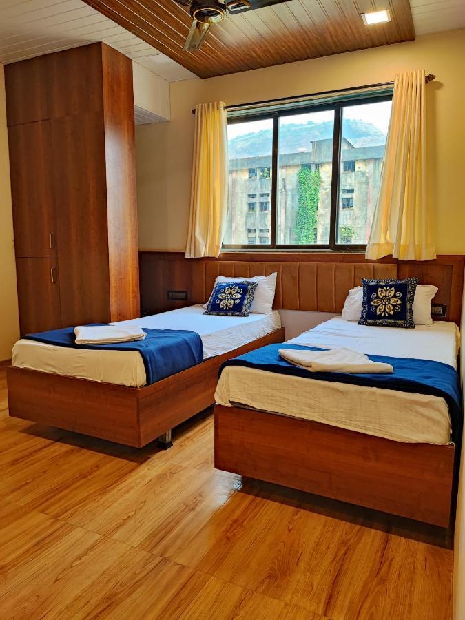 Hotel Starlit Нави Мумбаи Экстерьер фото